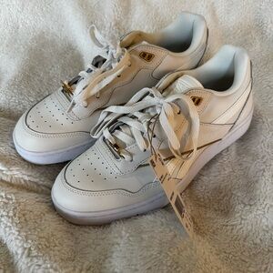 Cream / Off White Reebok Sneakers NWT